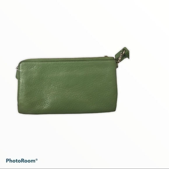 Coach double zipper green leather wristlet clutch